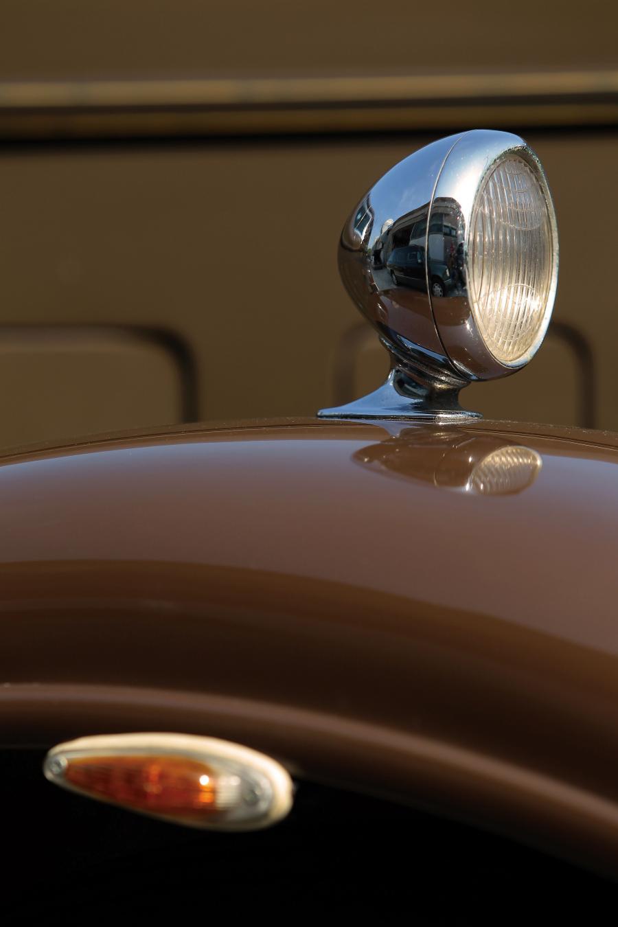  Lincoln Model KA 2-4-Passenger Coupe 1932 года  (фото 11 из 30)